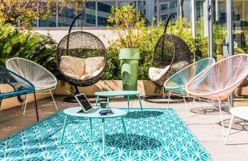 L'Arenas Hotel | Stay at ibis Styles Nice Aéroport with Ocean View & Pool