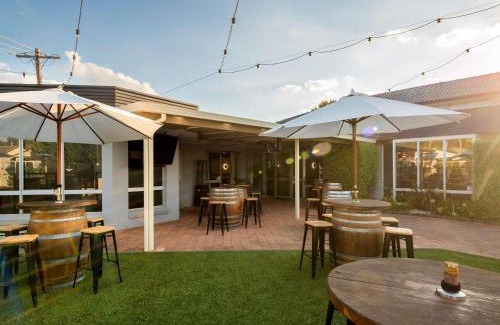 Orange East Hotel | Experience Comfort at ibis Styles Orange: 4-Star Getaway