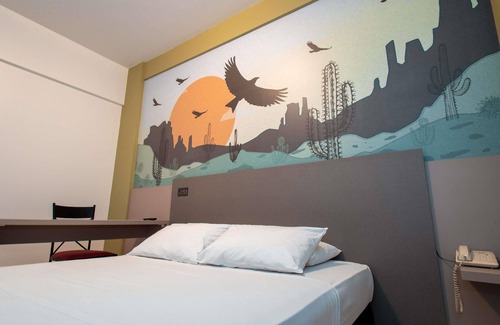 Presidente Prudente Hotel | Stylish Stay at ibis Styles Presidente Prudente with Pool & Spa
