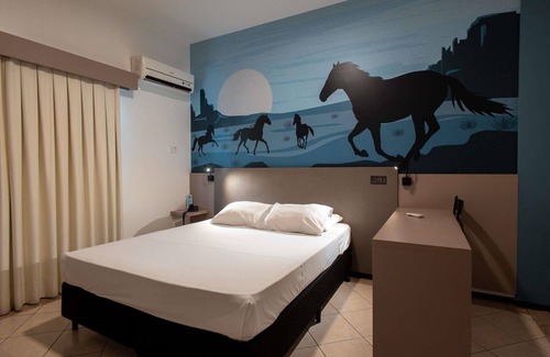 Presidente Prudente Hotel | Stylish Stay at ibis Styles Presidente Prudente with Pool & Spa