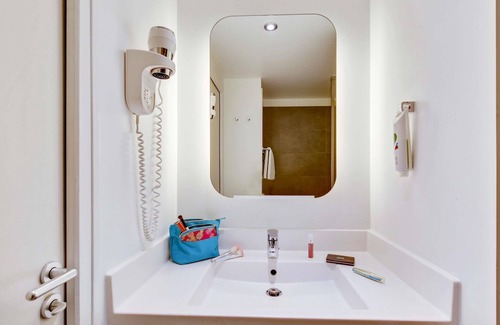 Tremblay-les-Gonesse Hotel | Convenient Ibis Styles at Paris Charles de Gaulle Airport