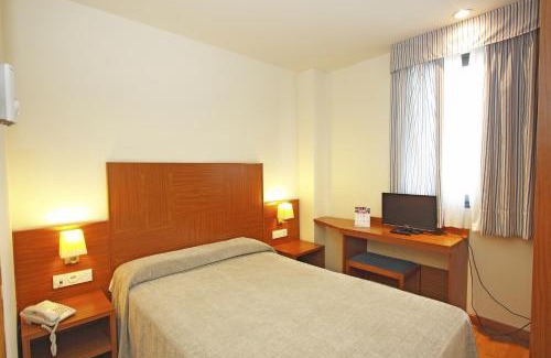 Noain Hotel | Pet-Friendly ibis Styles Pamplona Noain with Great Amenities