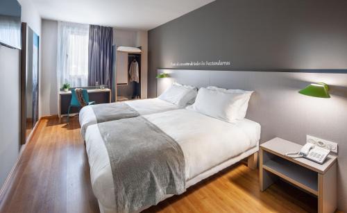 Noain Hotel | Pet-Friendly ibis Styles Pamplona Noain with Great Amenities