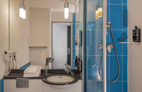 Jean Zay Hotel | Relax at ibis Styles Paris Val de Fontenay with Spa & Dining