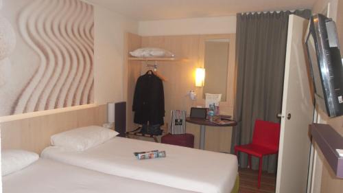 Roissy-en-France Hotel | Pet-Friendly Stay at ibis Styles Paris Roissy-CDG Hotel