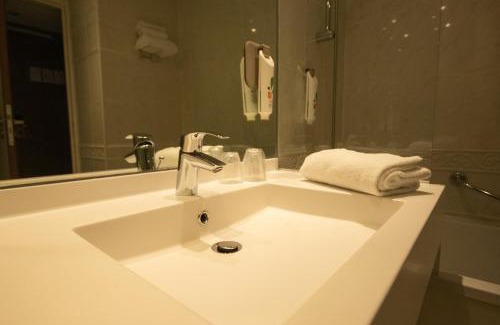 Gare Hotel | Pet-Friendly ibis Styles Paris Tolbiac Bibliotheque Awaits