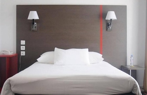 Segre Hotel | Relax at ibis Styles Segre: Spa, Restaurant & Family-Friendly