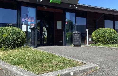 Segre Hotel | Discover ibis Styles Segre: Pet Friendly & Family-Friendly Stay