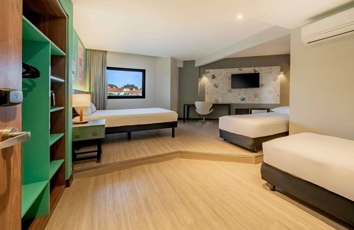 Sorocaba Hotel | Discover Ibis Styles Sorocaba Santa Rosalia: Pool & Dining