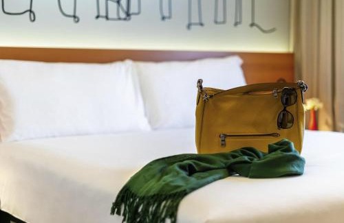 Central Zone Hotel | Budget-Friendly ibis Styles SP Centro with Pet and Child Care