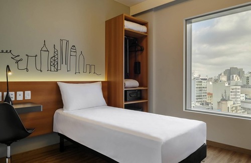 Central Zone Hotel | Discover Ibis Styles SP Centro: Family-Friendly Getaway
