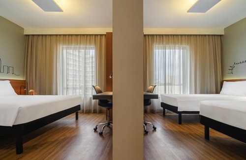 Central Zone Hotel | Discover Ibis Styles SP Centro: Family-Friendly Getaway