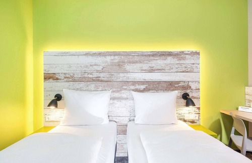 Wallgraben-West Hotel | Welcoming ibis Styles Stuttgart Vaihingen with Great Amenities