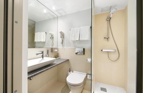 Kesklinn Hotel | Discover Hotel L'Ermitage: 4-Star Comfort & Hot Tub