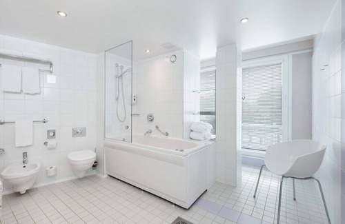 Kesklinn Hotel | Discover Lermitage Hotel Tallinn: Spa, Dining & Accessibility