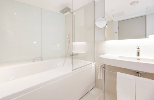 Kesklinn Hotel | Discover Lermitage Hotel Tallinn: Spa, Dining & Accessibility