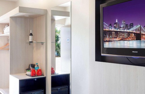 West Tamworth Hotel | Inviting ibis Styles Tamworth: Pool, Restaurant & Family Fun