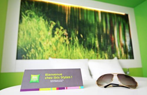 Labege Hotel | Pet-Friendly Ibis Styles Toulouse Labège with Pool Access