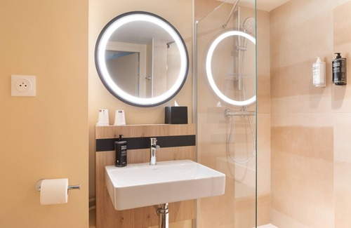 Saint-Cyr-l'Ecole Hotel | Family-Friendly ibis Styles Versailles with Breakfast Included