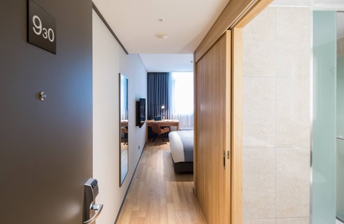 Ingye-dong Hotel | Comfortable ibis Suwon Ambassador: Spa, Restaurant & More