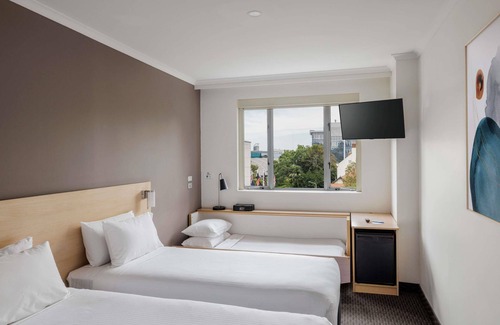 Sydney Olympic Park Hotel | Discover Ibis Sydney Olympic Park: Family-Friendly Retreat