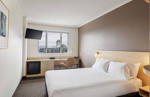 Sydney Olympic Park Hotel | Discover Ibis Sydney Olympic Park: Family-Friendly Retreat