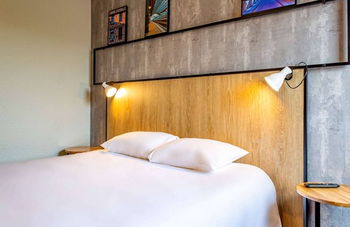 Chambray-les-Tours Hotel | Discover ibis Tours Sud: Eco-Friendly Retreat with Spa & Dining