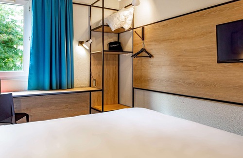 Chambray-les-Tours Hotel | Discover ibis Tours Sud: Eco-Friendly Retreat with Spa & Dining
