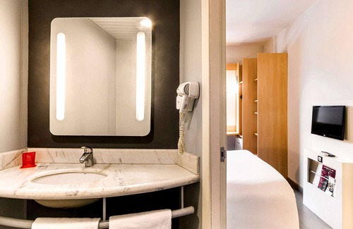 Uberaba Hotel | Comfort at ibis Uberaba: Family-Friendly with Great Amenities