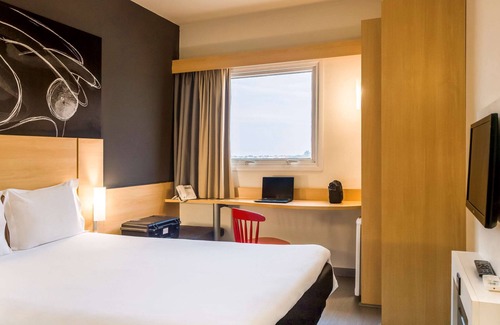 Uberaba Hotel | Comfort at ibis Uberaba: Family-Friendly with Great Amenities