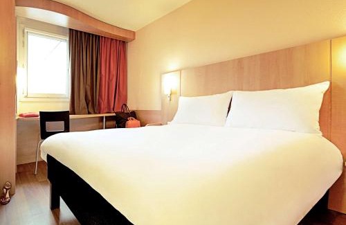 Saraiva Hotel | Comfortable ibis Uberlandia: Family-friendly & Pet Welcoming