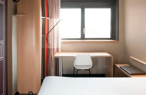 Valence Hotel | Discover ibis Valence Sud: Pet-Friendly Stay with Pool