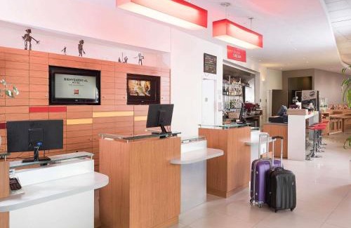Valparaiso Hotel | Pet-Friendly ibis Valparaiso with Relaxing Hot Tub Amenities