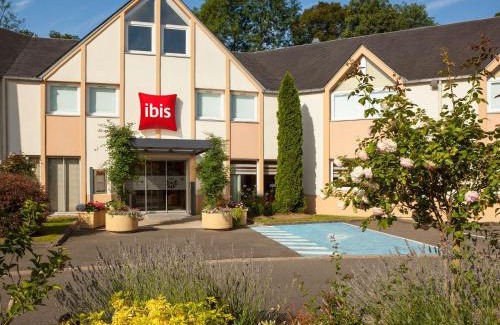 Jouy-en-Josas Hotel | Welcoming Ibis Velizy Jouy-En-Josas: Pet-Friendly Retreat