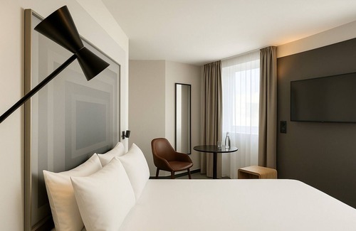 Cœur de Ville Hotel | Discover Ibis Vichy: Family-Friendly Stay with Great Amenities