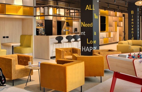 Cœur de Ville Hotel | Discover Ibis Vichy: Family-Friendly Stay with Great Amenities