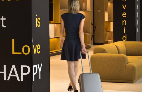 Cœur de Ville Hotel | Discover Ibis Vichy: Family-Friendly Stay with Great Amenities