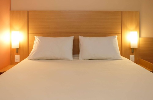 Felicia Hotel | Discover Ibis Vitoria Da Conquista: Guest Rated 8.6/10
