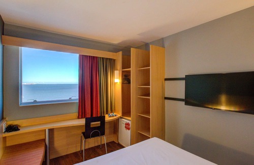 Jardim da Penha Hotel | Top-Rated ibis Vitoria Praia de Camburi with Ocean Views