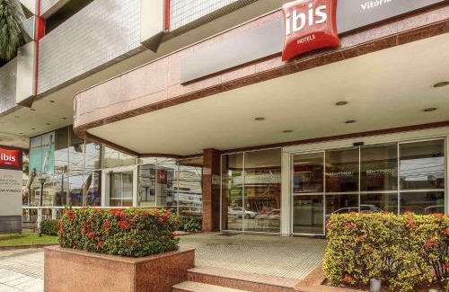 Triangulo das Bermudas Hotel | Experience Pet-Friendly Comfort at ibis Vitoria Praia do Canto
