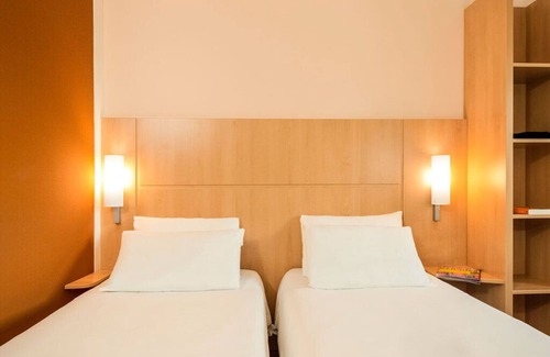 Vitre Hotel | Relaxing Stay at ibis Vitré Centre with Spa & Breakfast