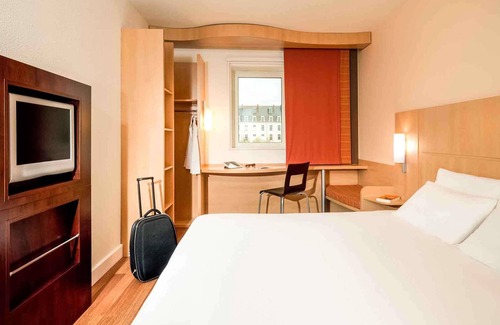 Vitre Hotel | Relaxing Stay at ibis Vitré Centre with Spa & Breakfast