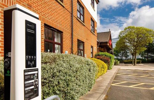 Castleford Hotel | Budget-Friendly ibis Wakefield East: Family and Wheelchair Access