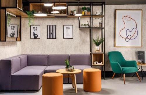 Castleford Hotel | Budget-Friendly ibis Wakefield East: Family and Wheelchair Access