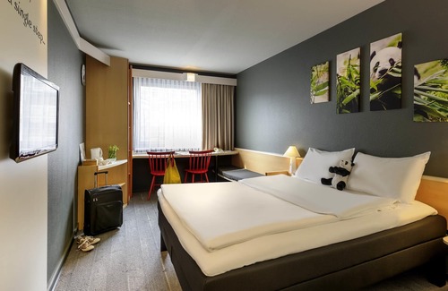 Hundsturm Hotel | Discover ibis Wien City: Family-Friendly Stay in Vienna