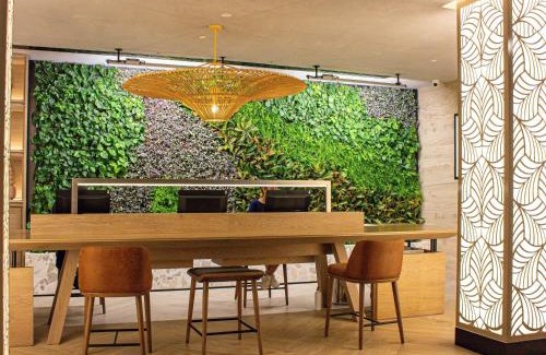 Trade Center Hotel | Discover Ibis World Trade Centre: Family-Friendly Hotels