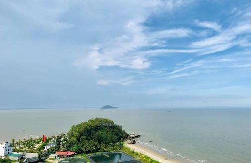 Trang Bom Resort | Relax at Flamingo Ibiza Hải Tiến with Oceanfront Amenities
