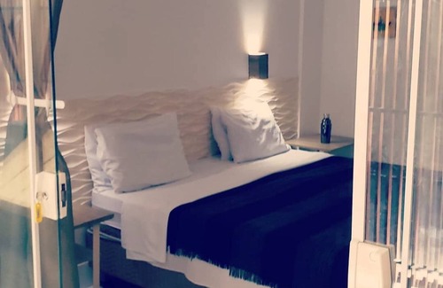 Ponta Do Partido Hotel | Relax at Ibiza Suítes: Family-Friendly with Spa & Breakfast