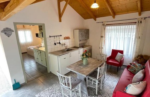 Buzsak Apartment | Pet-Friendly Ibolya Apartman with High Guest Ratings