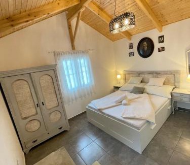 Buzsak Apartment | Pet-Friendly Ibolya Apartman with High Guest Ratings
